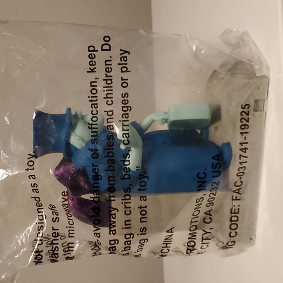 Disney Phineas popcorn bucket NIB - Picture 3 of 6